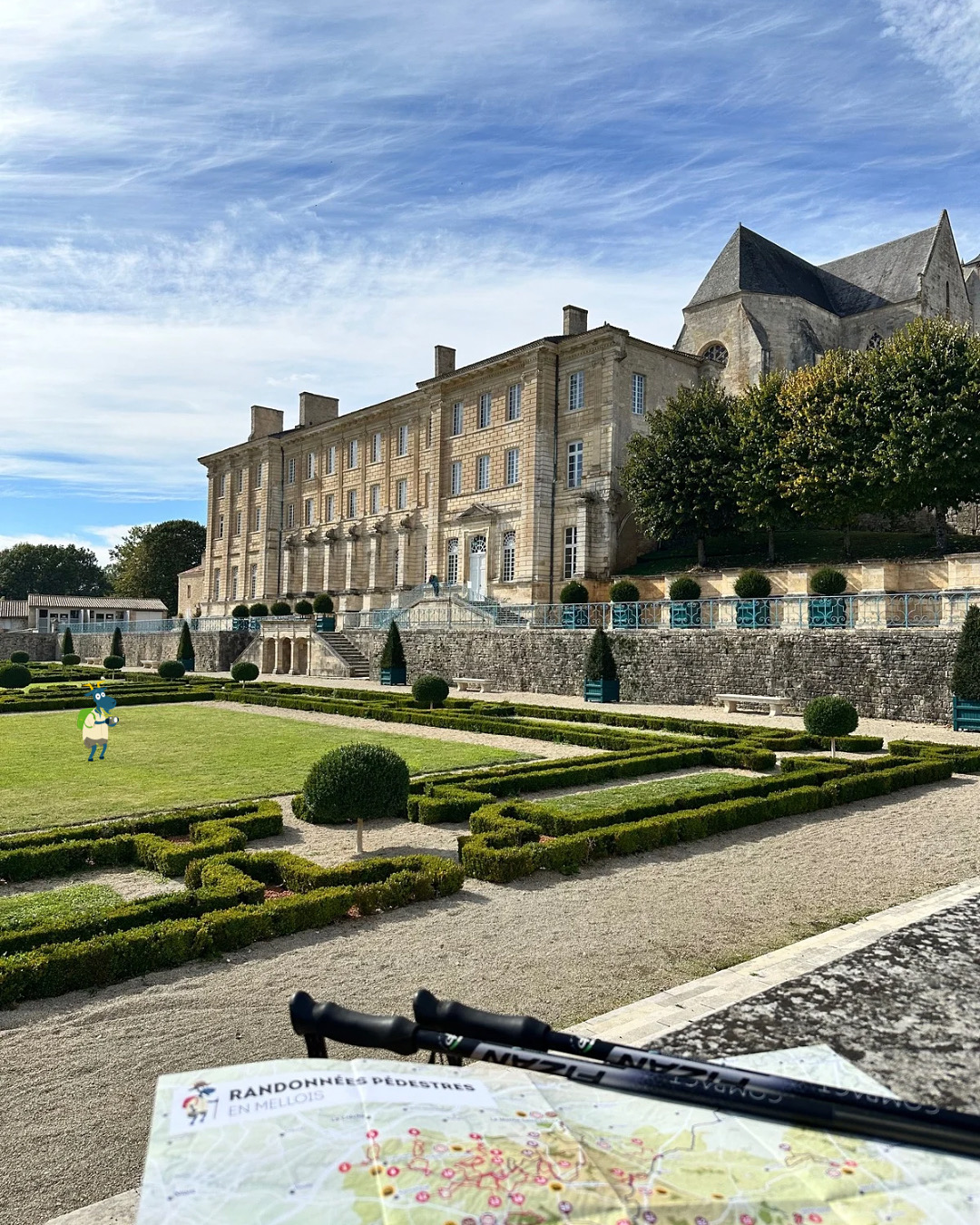 Meli, à l'Abbaye de Celle-sur-Belle, prête pour la quête